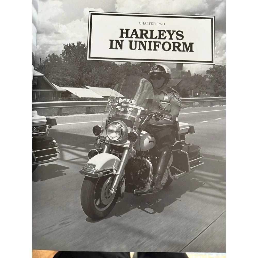 Harley Davidson an Illustrated History HC Coffee Table Book Shaun‎ Barrington